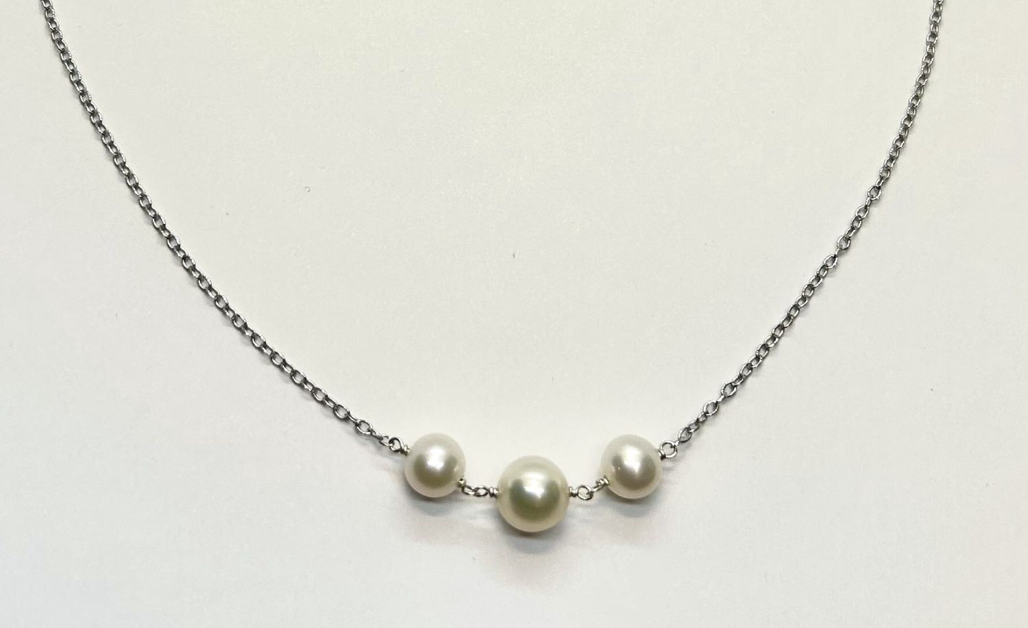 Otter Necklace 3 White Freshwater Pearls on Cable Chain