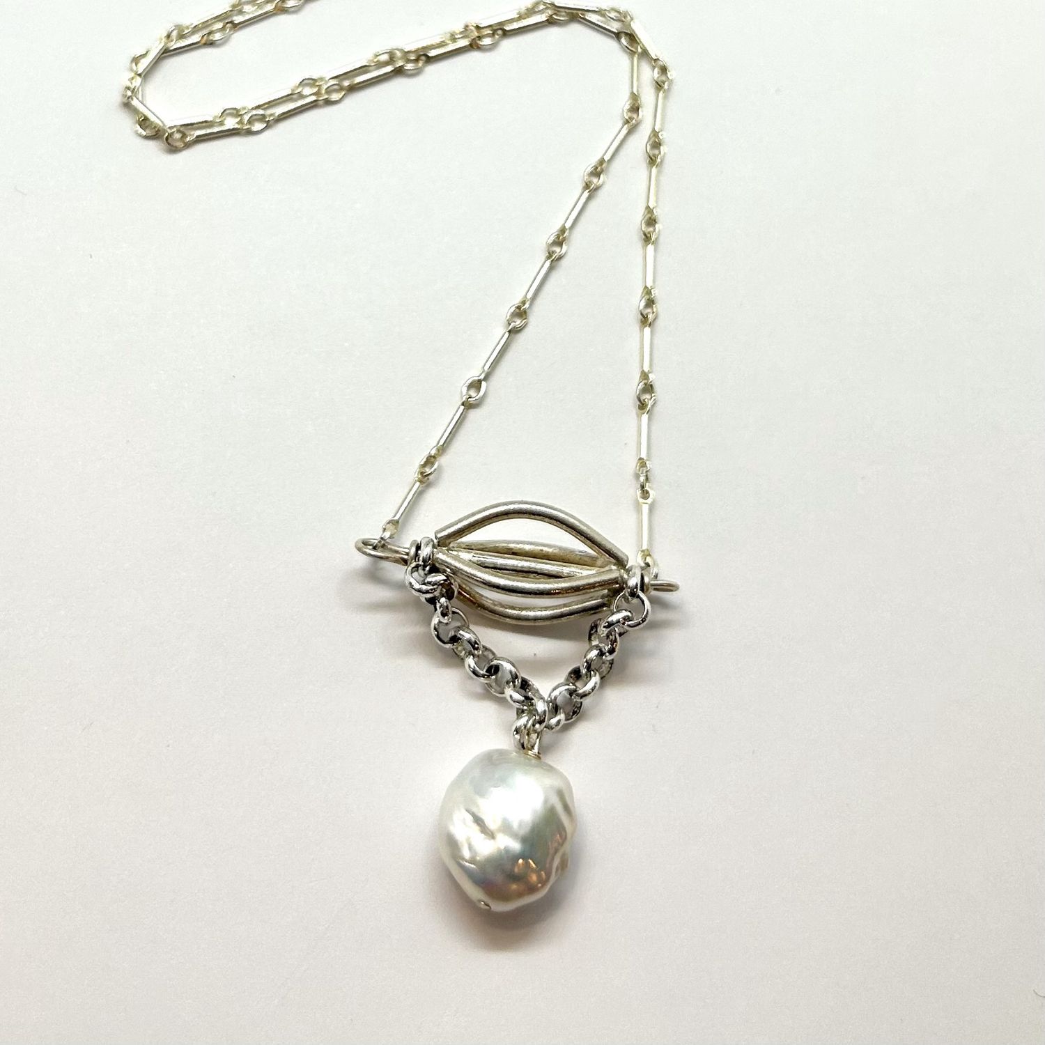 Robb Necklace Freshwater Pearl on Sterling Silver Bar Chain
