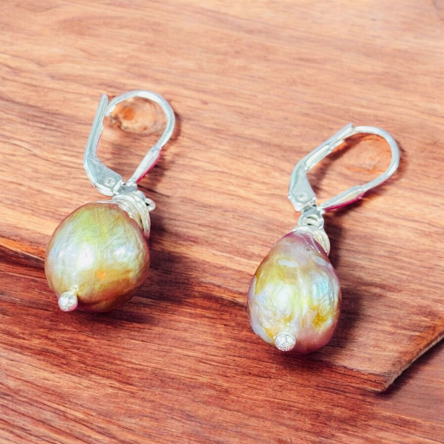 Robb Earring Beige Freshwater Pearl Drop