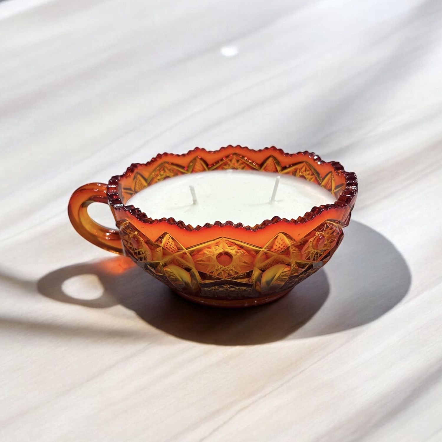 Canoa Scented Candle &quot;Sunwashed&quot; in Red Carnival Glass Bowl
