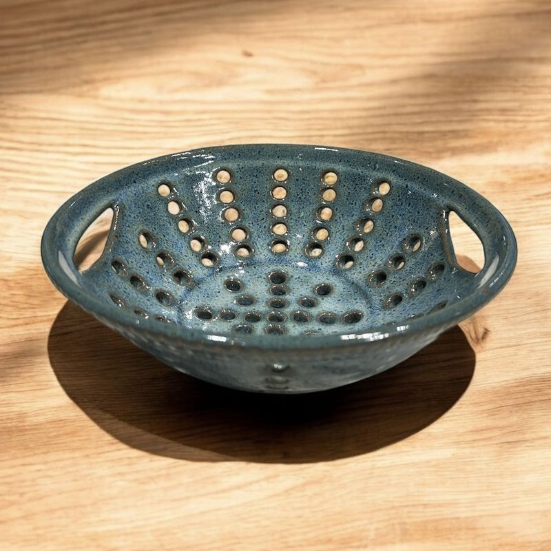 Johnson Shallow Fruit Bowl/Colander Blue