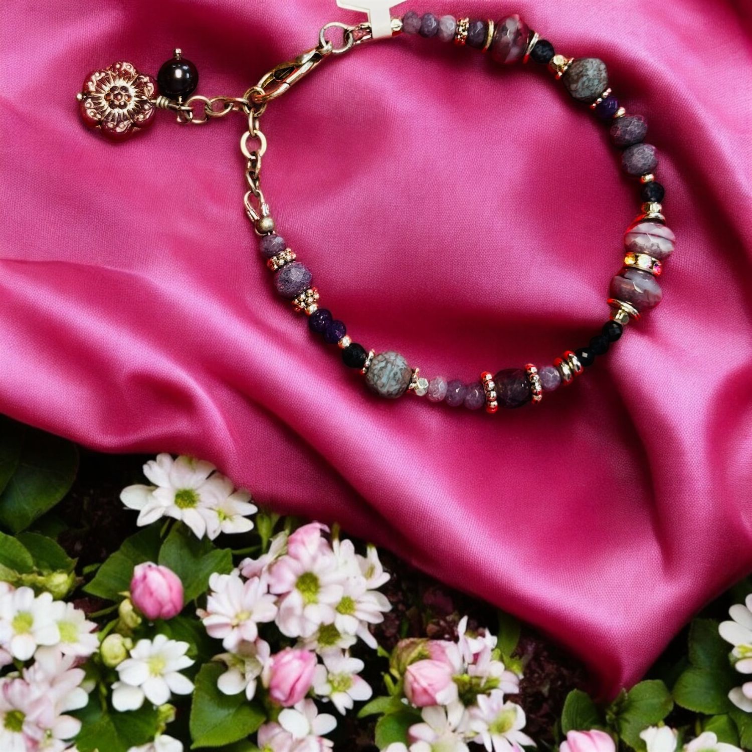 Garnish Bracelet Purple Stone with Carved Purple Flower