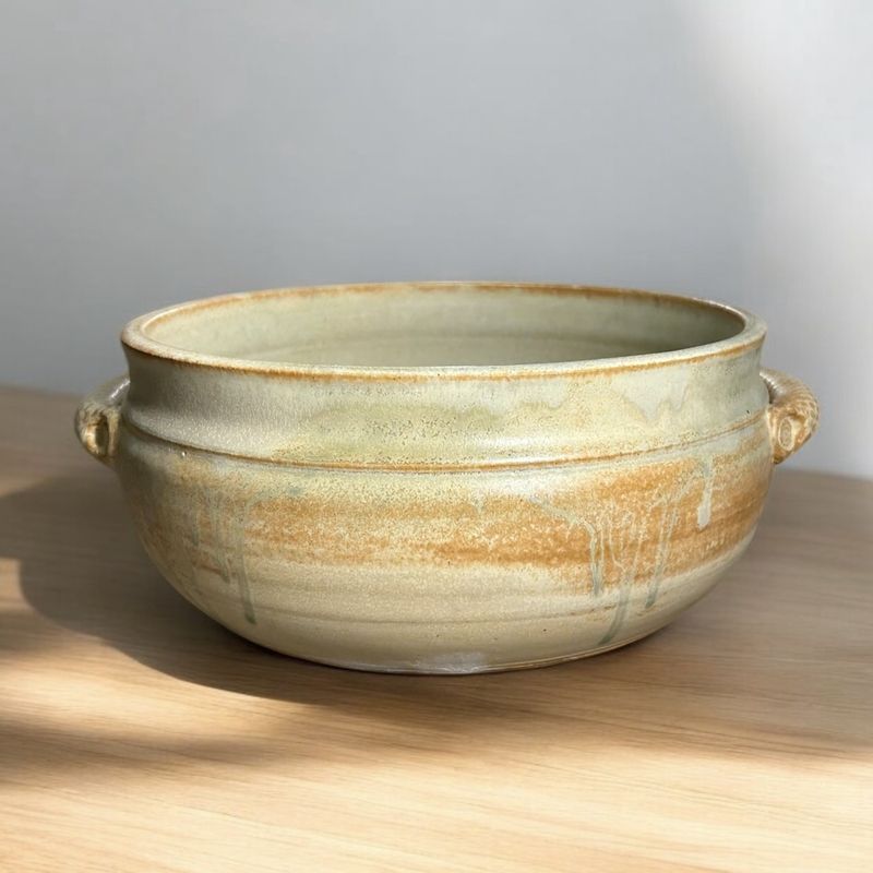 Stoler Large Baker Bowl Tan and Beige w/ Textured Handles
