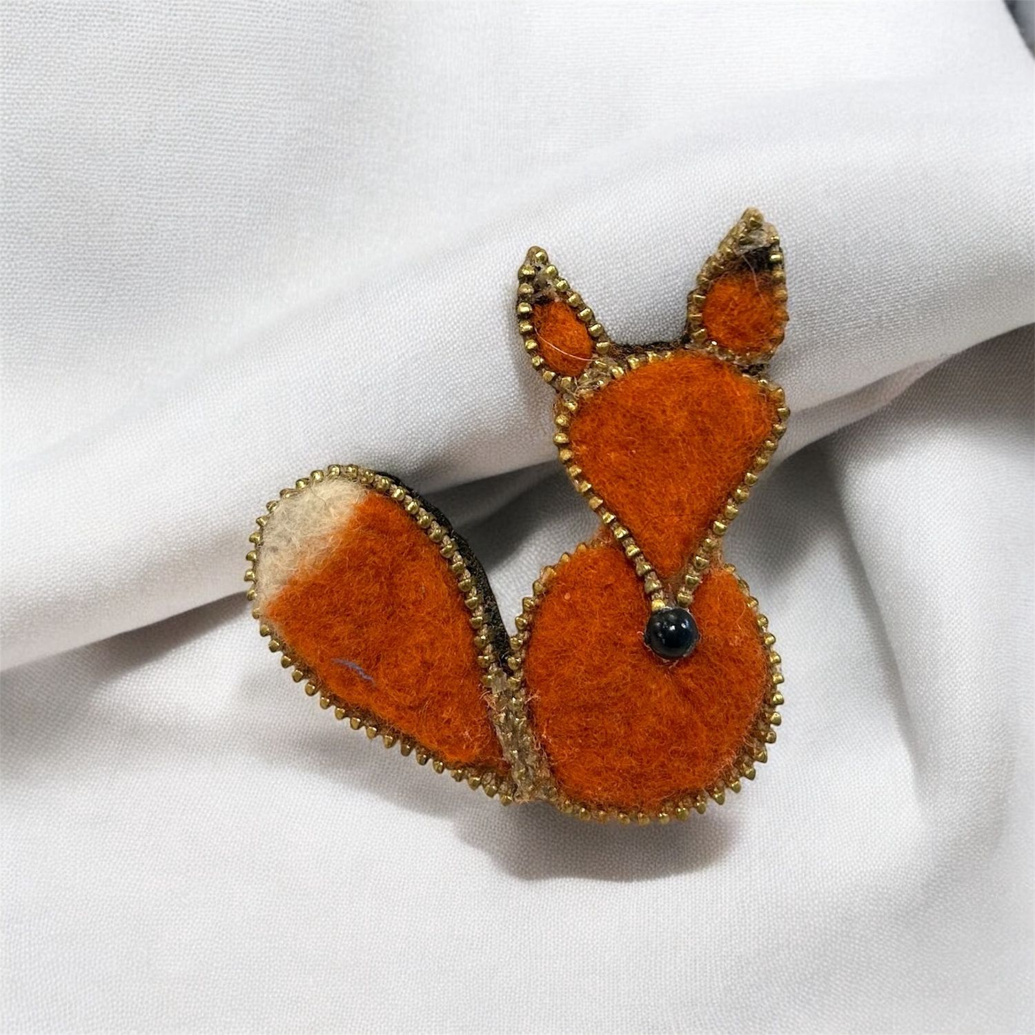 Wright Needle Felted Zipper Brooch Fox
