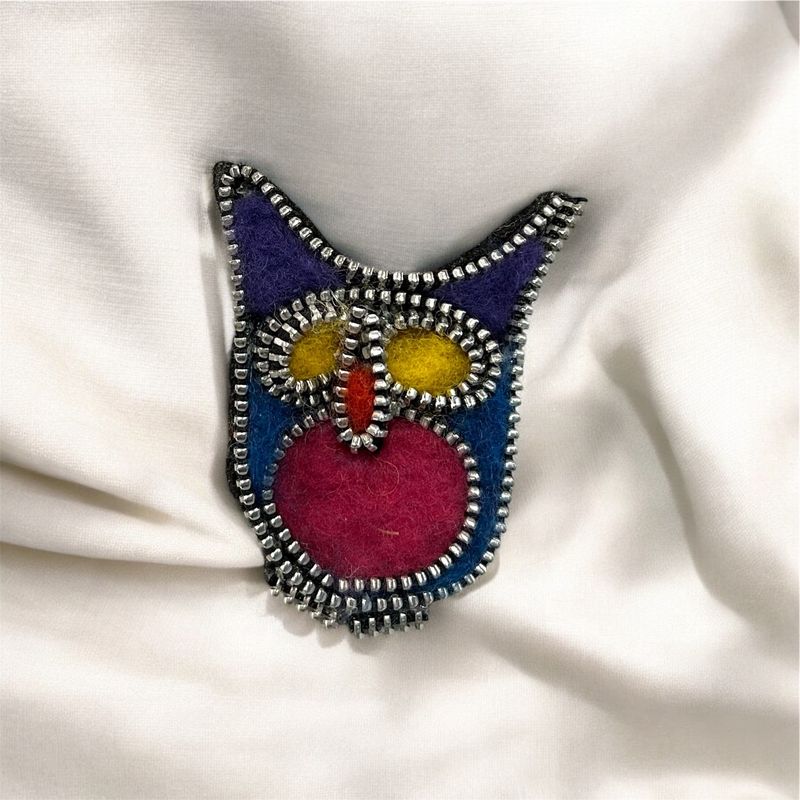 Wright Needle Felted Zipper Brooch Owl