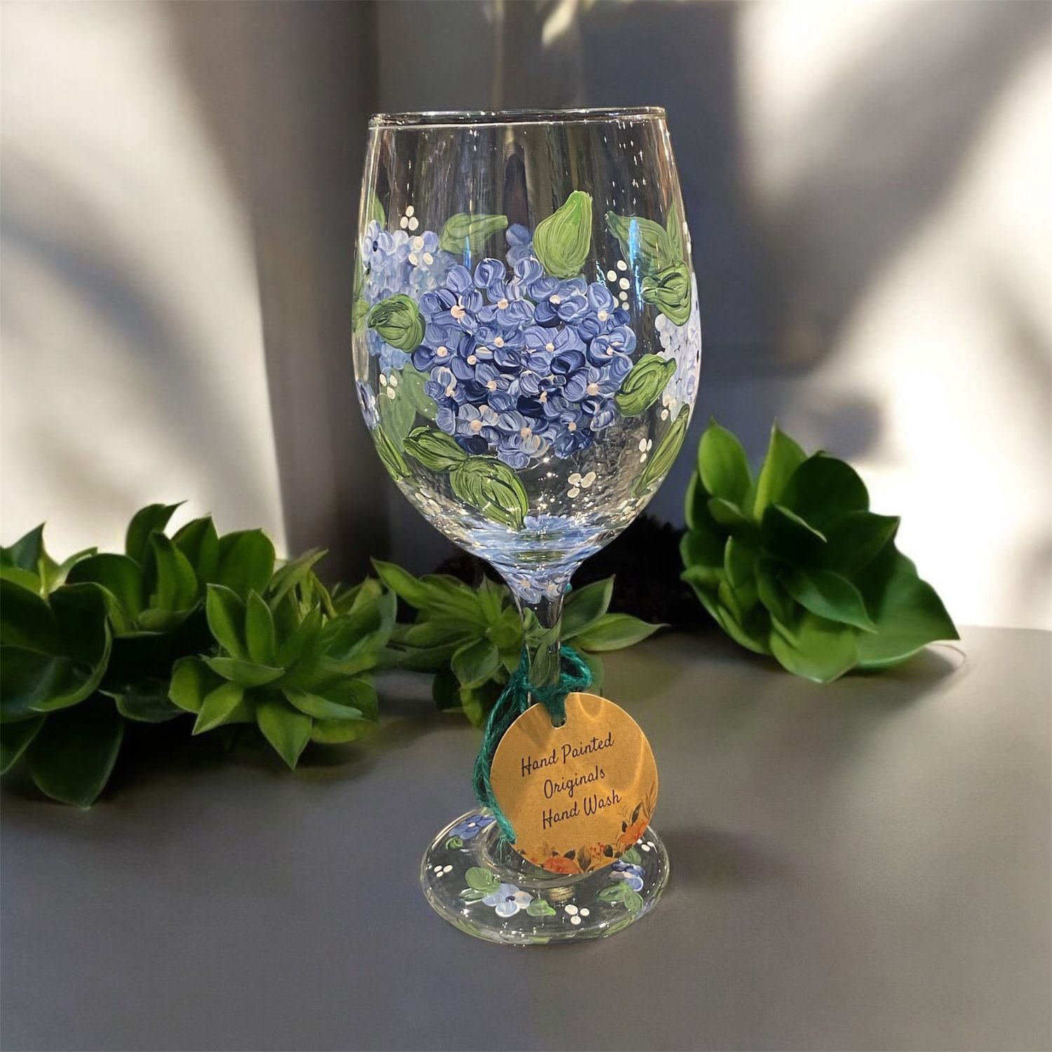 Snyder 20oz Blue Hydrangea Wine Glass