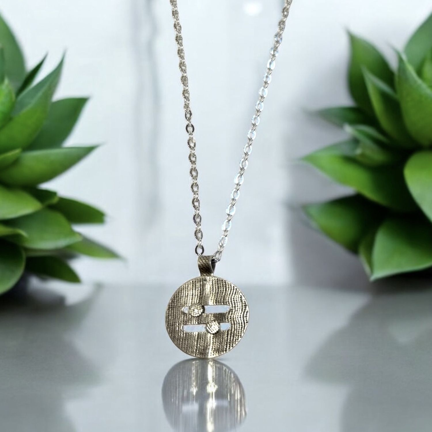 Bent Metal Necklace Silver Circle w/2 Slide Circles