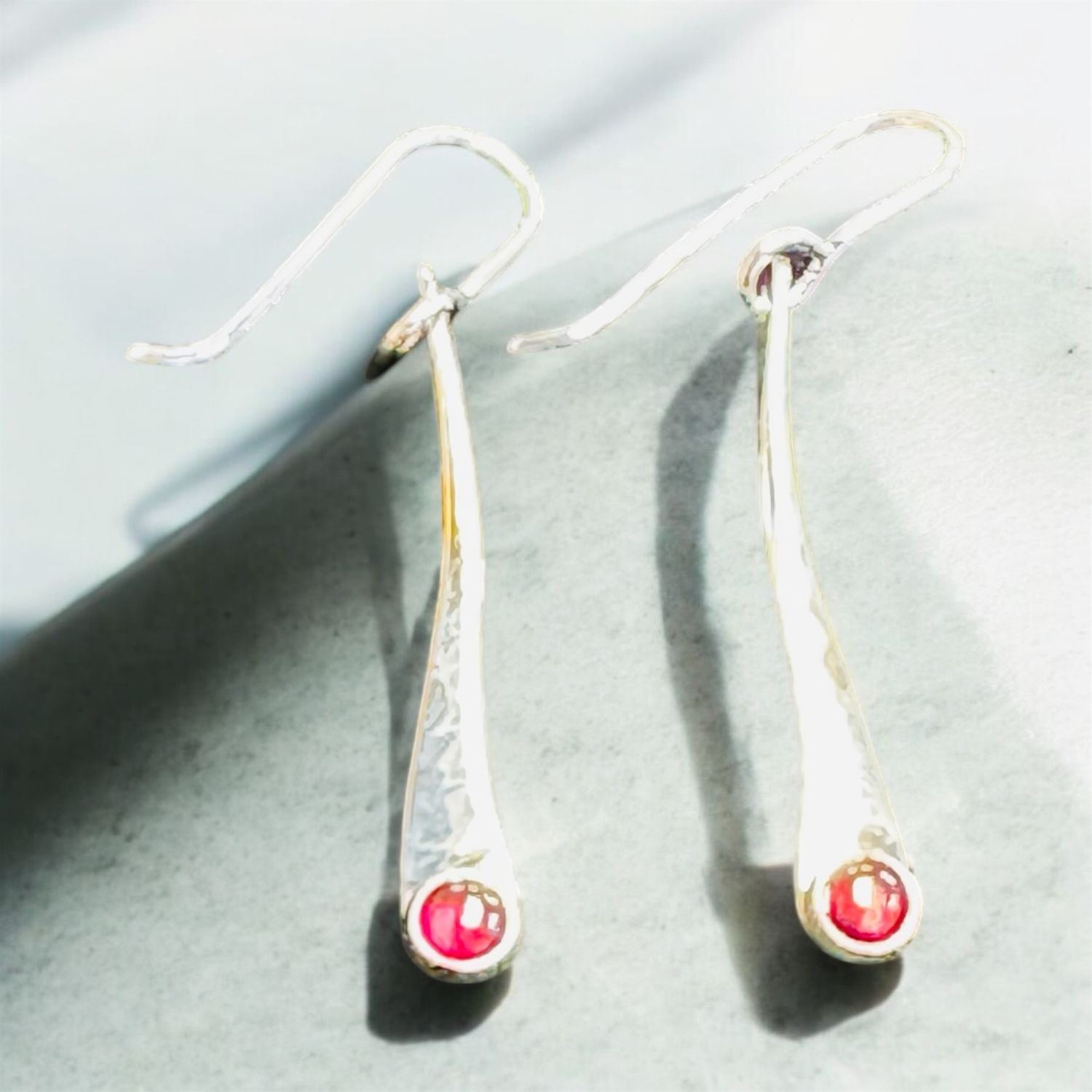 Gray Earring Teardrop Garnet