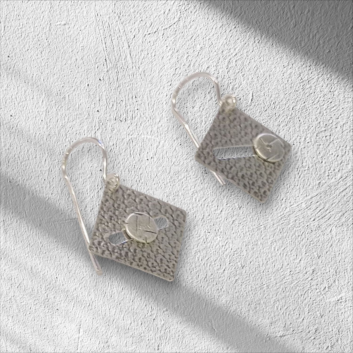 Bent Metal Earring Silver Threader Diamond s/Slide Circle