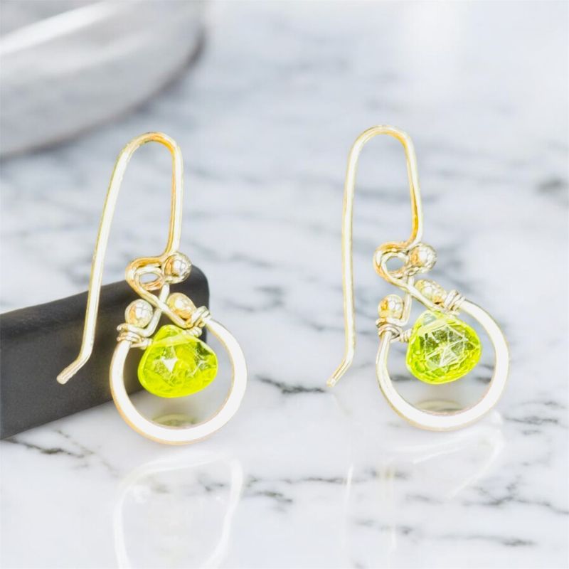 Zuzko Earrings Horseshoe Peridot
