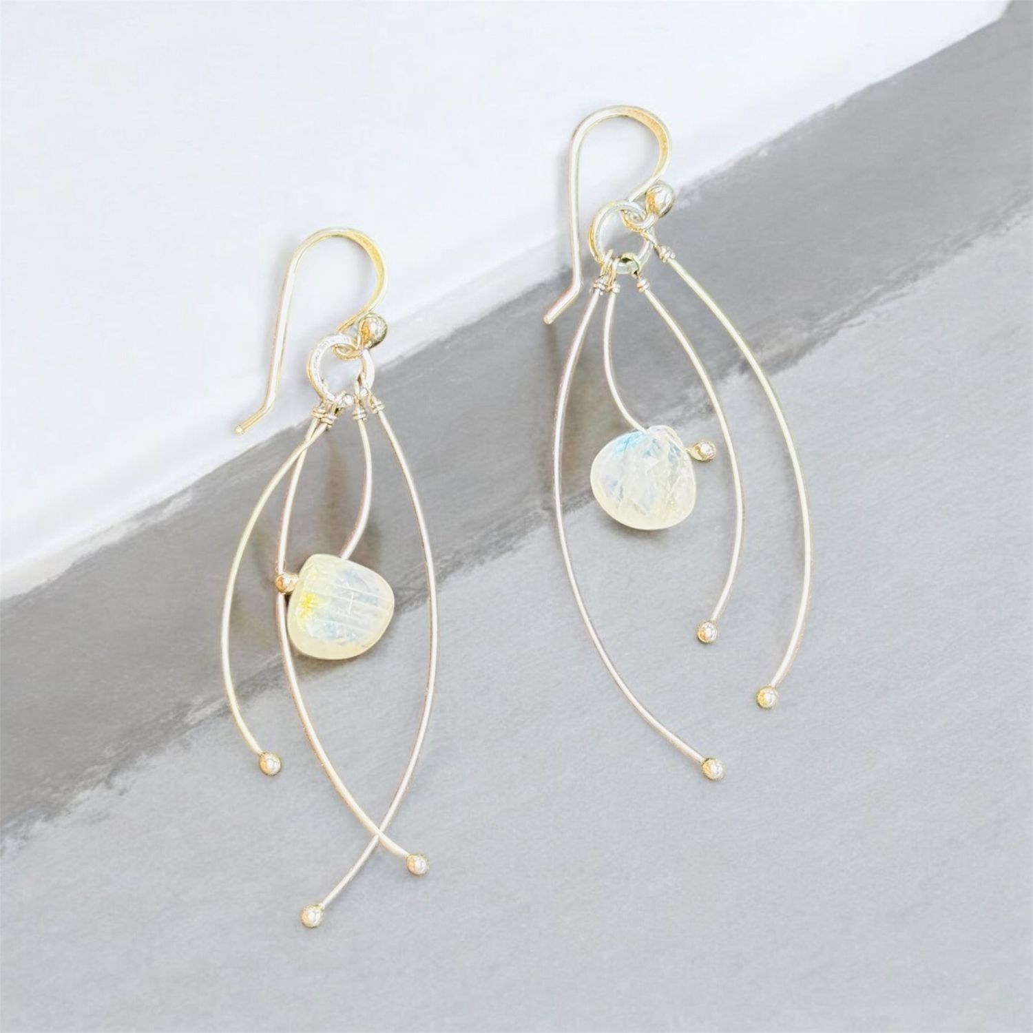 Zuzko Earrings &quot;Tickle&quot; Moonstone