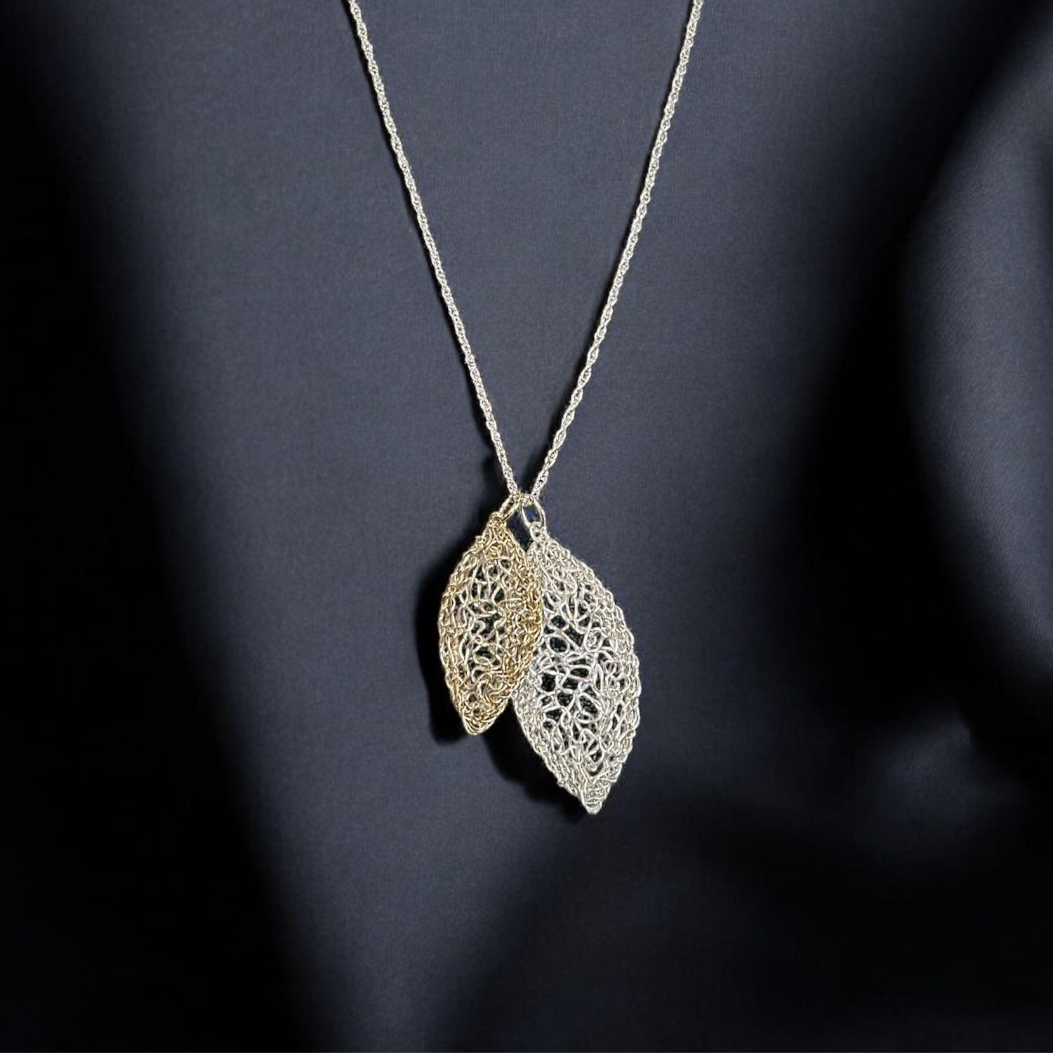 MetaLace Necklace Leaves