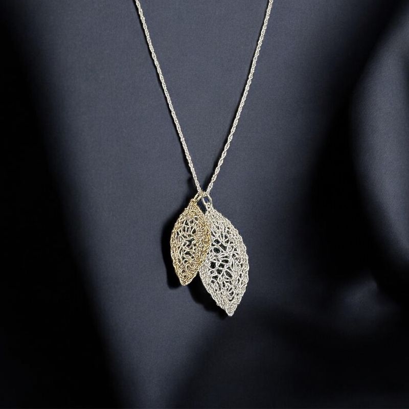 MetaLace Necklace Leaves