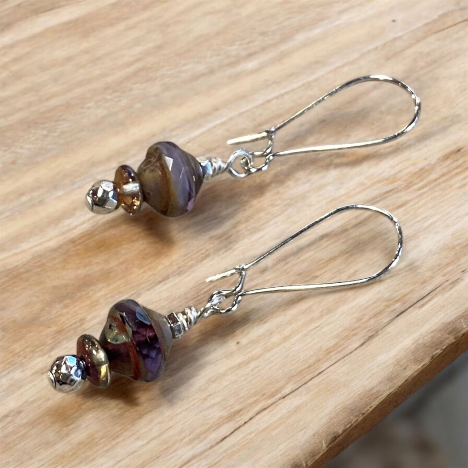 Very Visser Earring Purple Czech Glass on Silver Wire
