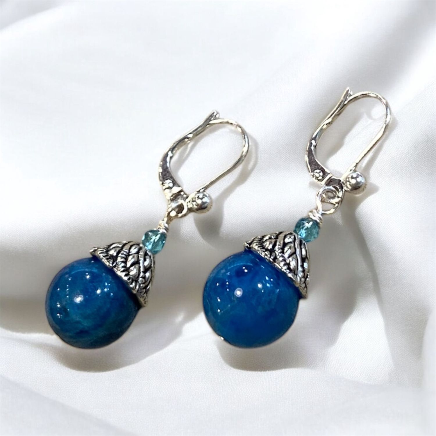 Very Visser Earring Apatite Bead with Silver Cap