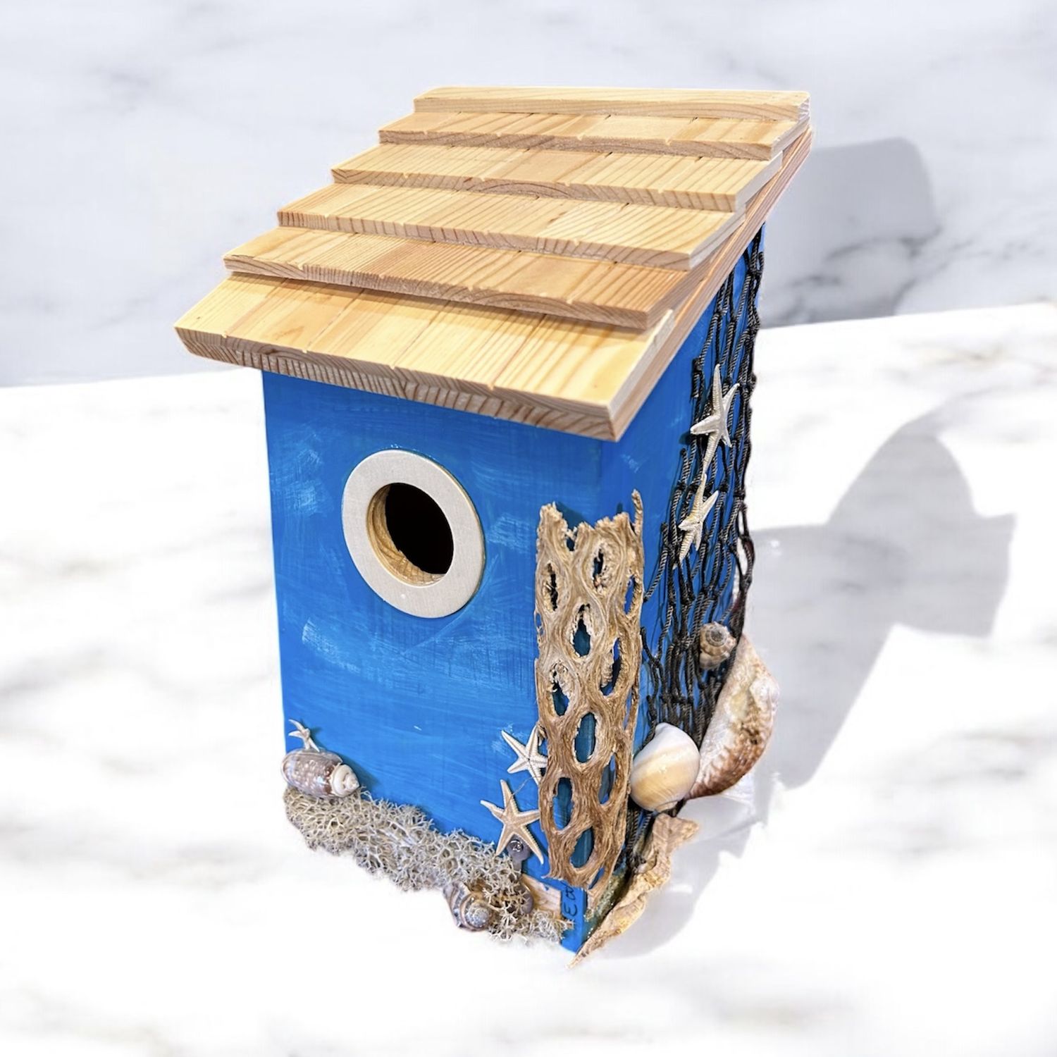 Wilson Birdhouse Seashells Light Roof