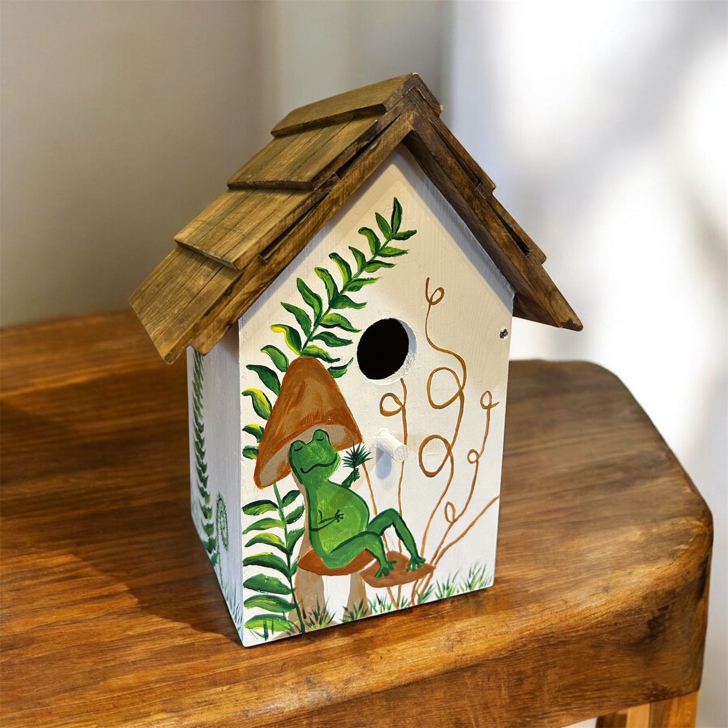 Wilson Birdhouse Lounging Frog