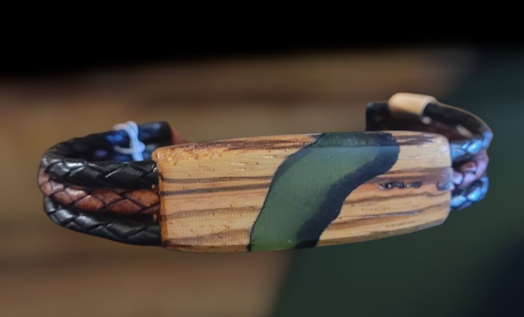 Leblanc Leather and Wood Bracelet River Green Medium Narrow