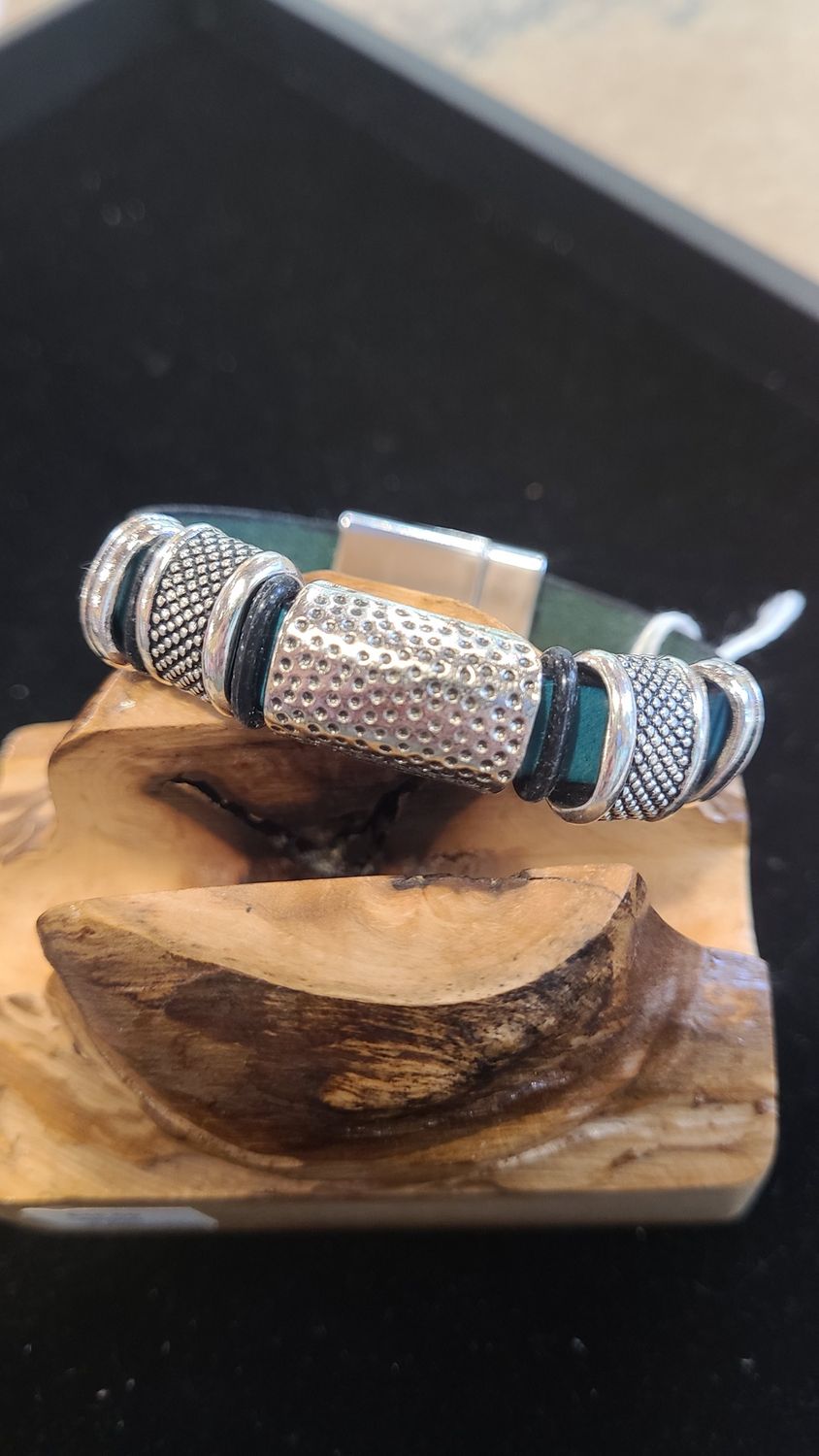 Whitney Bracelet Green Leather Pitted Beads