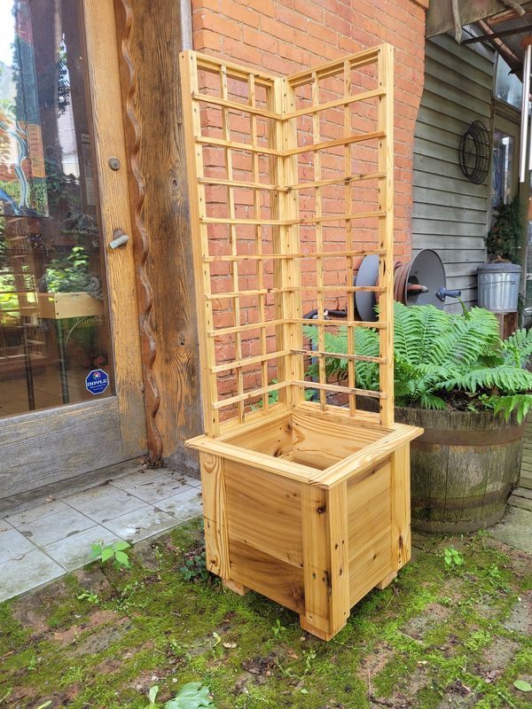 Kehlenbeck Trellis Planter Box