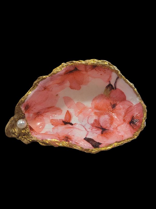 Wilson Large Oyster Shell w/ Cherry Blossoms #2