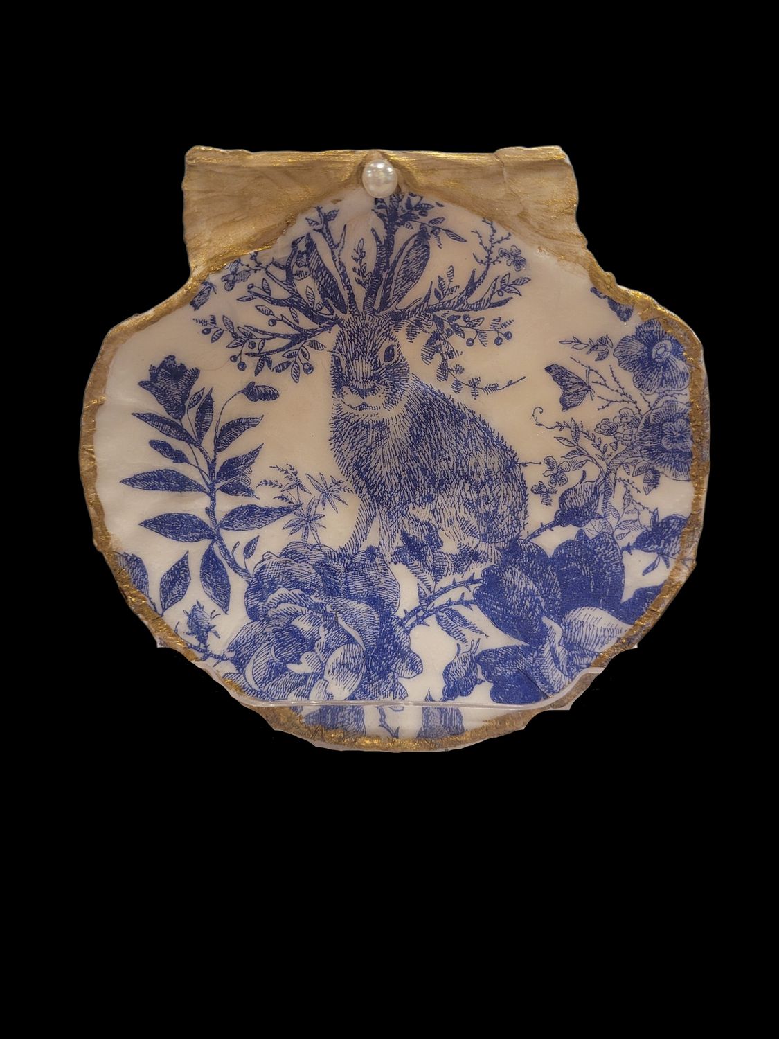Wilson Large Scallop Shell with Blue Bunny