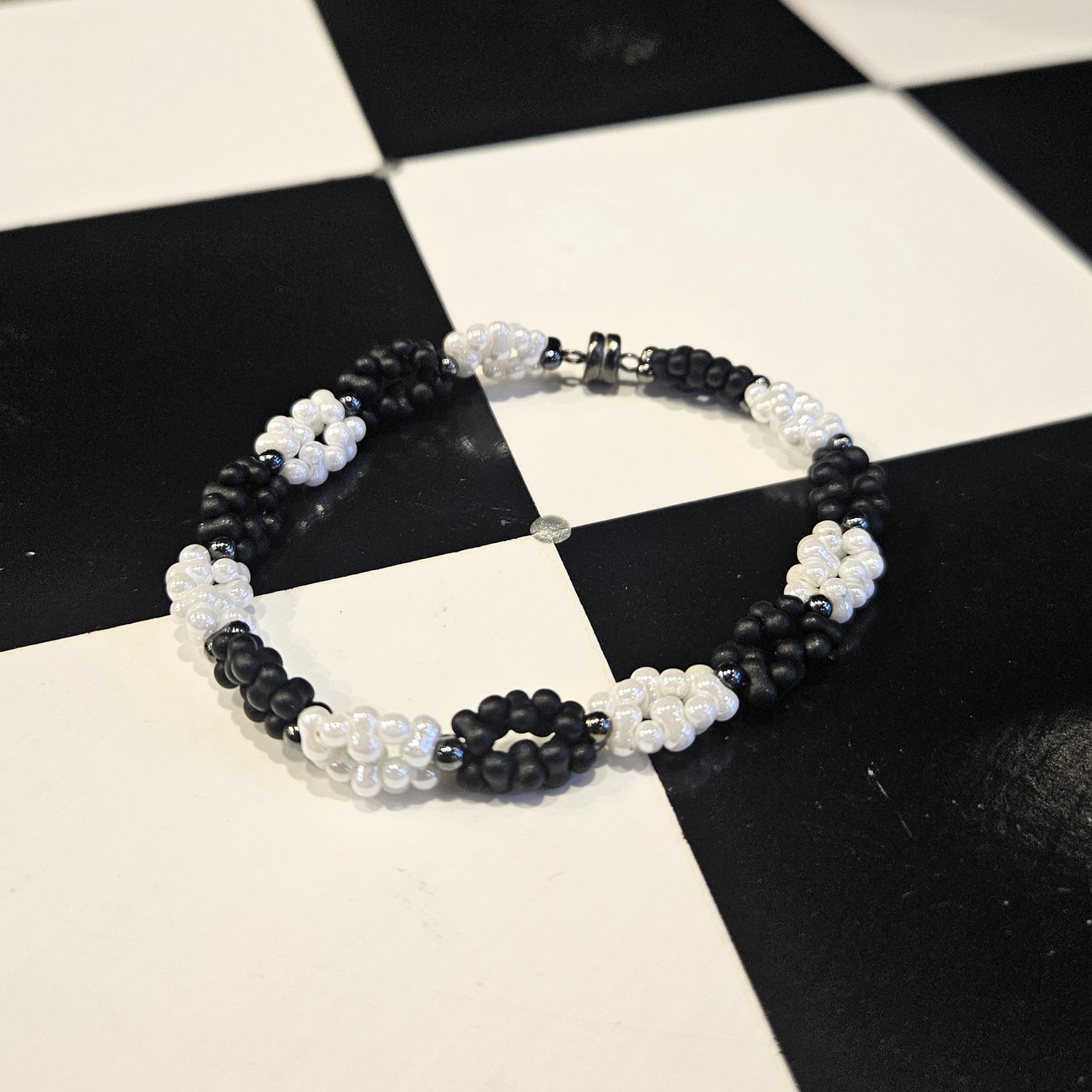 Boerman Bracelet Black &amp; White Peanut Beads