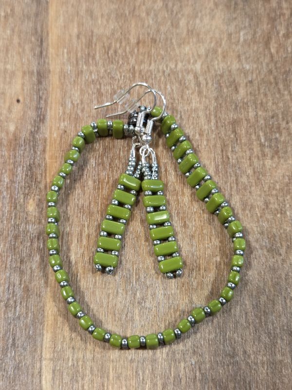 Boerman Bracelet Earring Set Avocado Green Bars