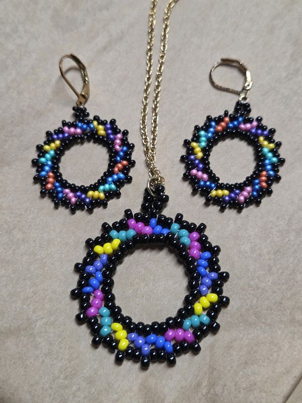 Boerman Pendant Earring Set Multi-Color Circle w/ Black Border