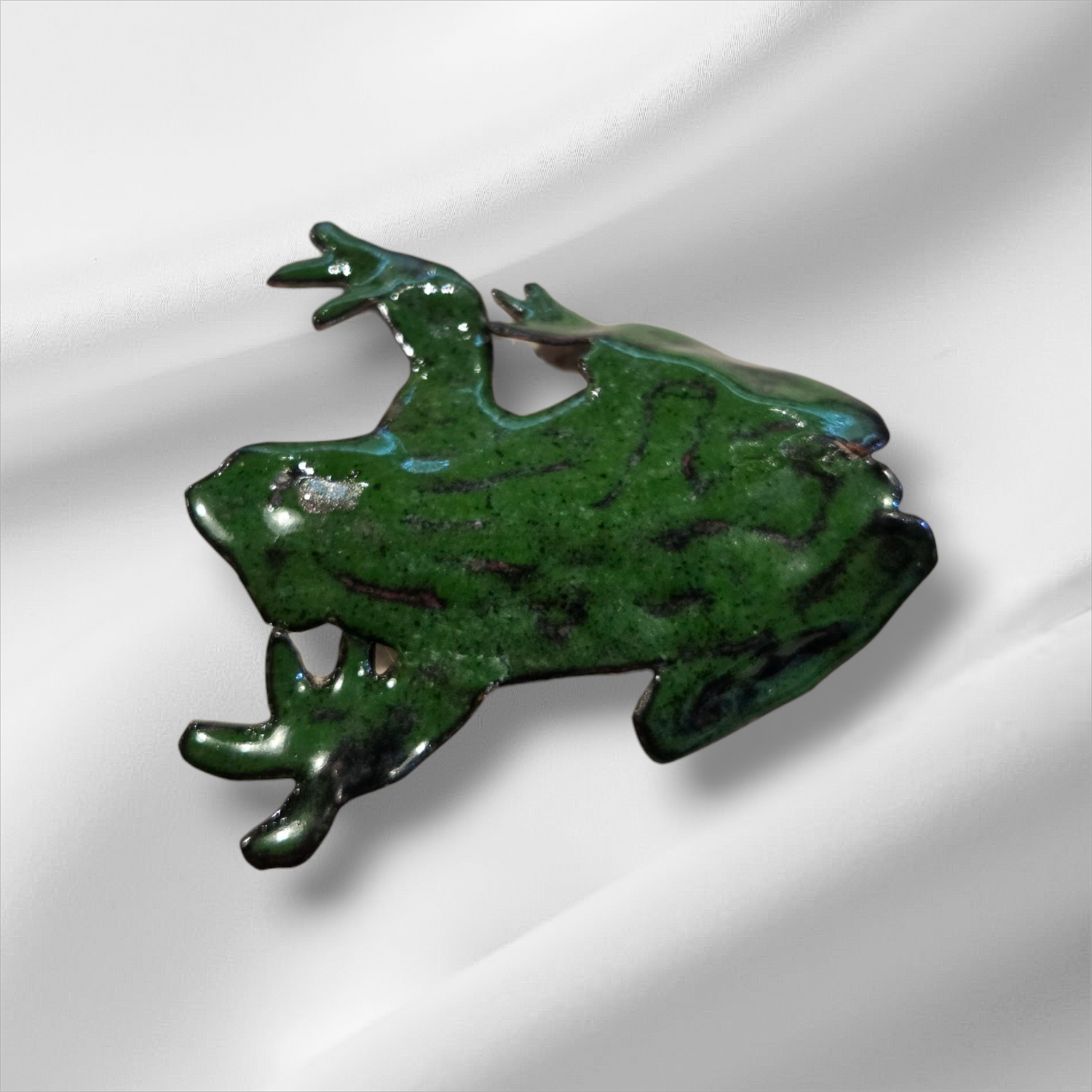 Adams Enamled Copper Pin Frog