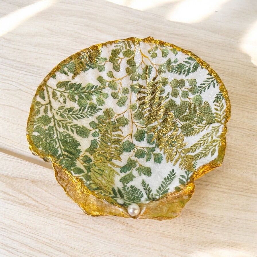 Wilson Large Clam Shell Trinket Dish Gold Leaves