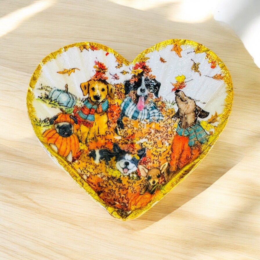 Wilson Large Heart Shaped Clam Shell Trinket Dish Fall Puppies