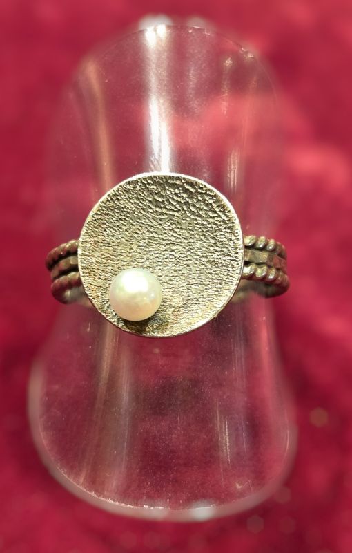 Gonzales Ring Hammered Sterling Silver Disc with Freshwater Pearl