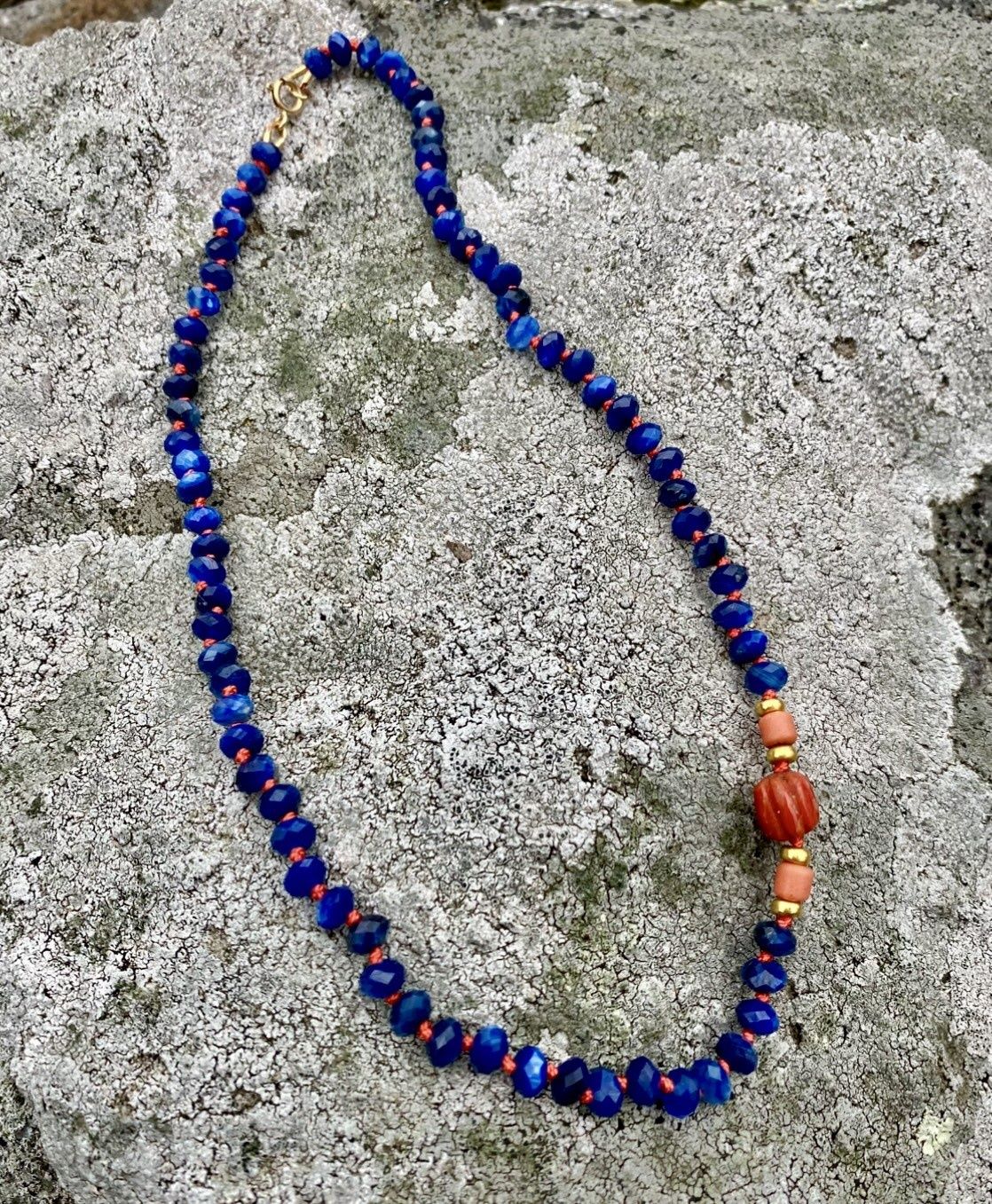 Stranded Necklace Blue Kyanite