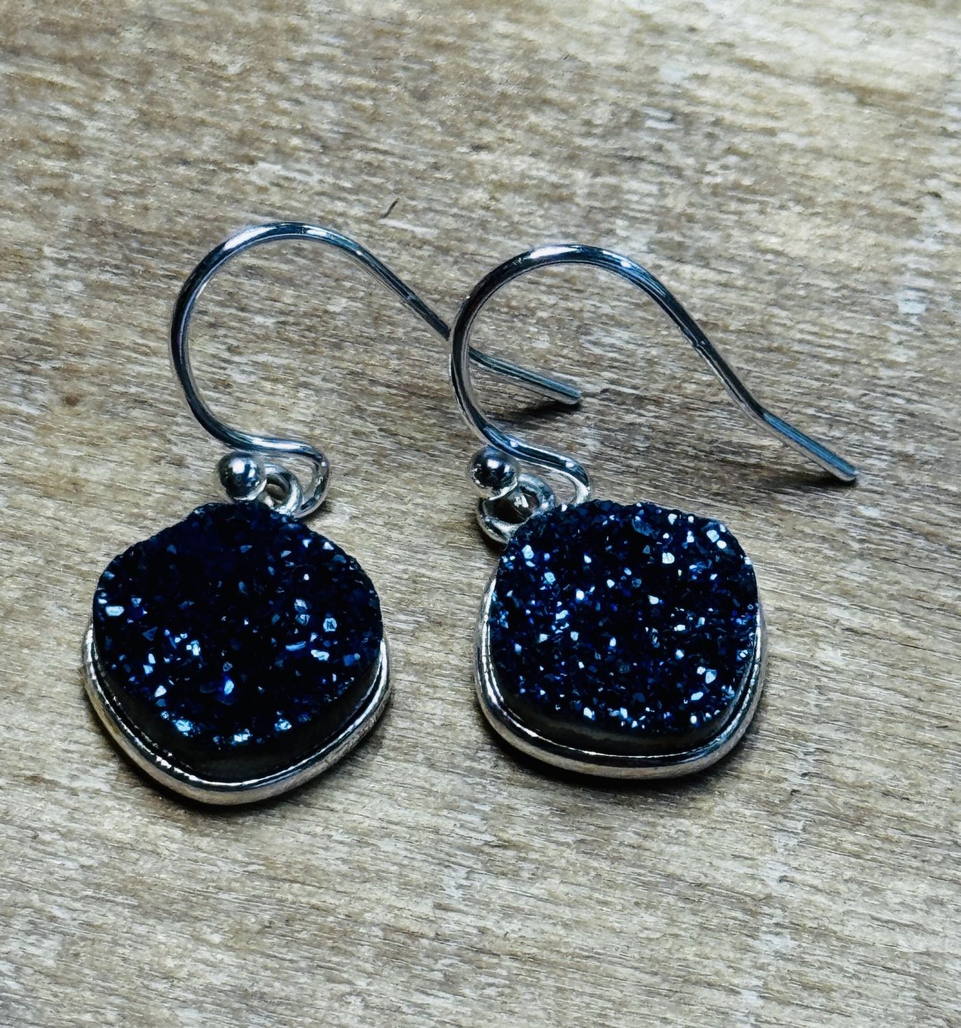 Trueworthy Earrings Round Blue Druzy Med
