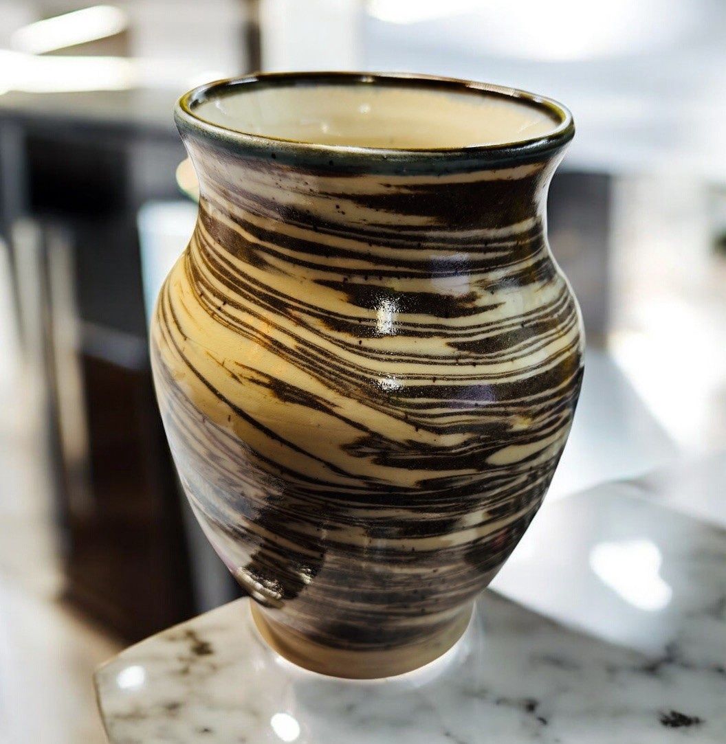 BMF Vase White and Taupe