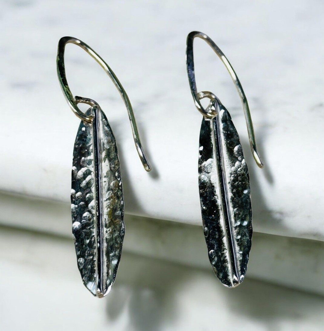 Gonzales Earring Slim Leaves