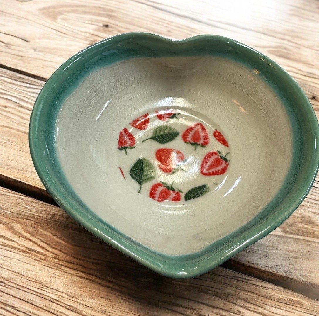 Johnson Heart Bowl Strawberries