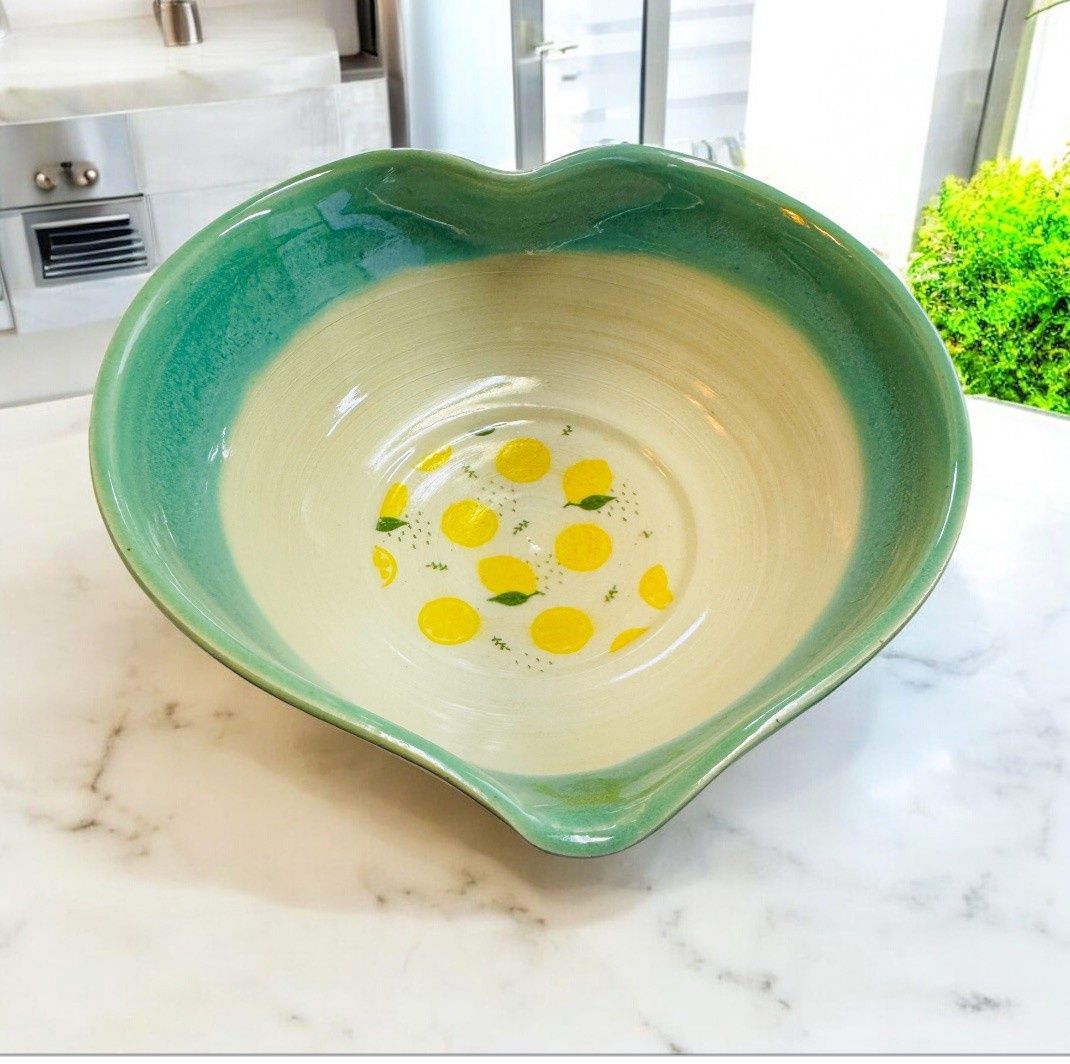 Johnson Heart Bowl  Lemons
