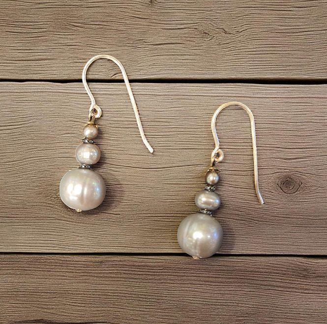Rasmussen Earrings Silver-Gray Freshwater Pearl