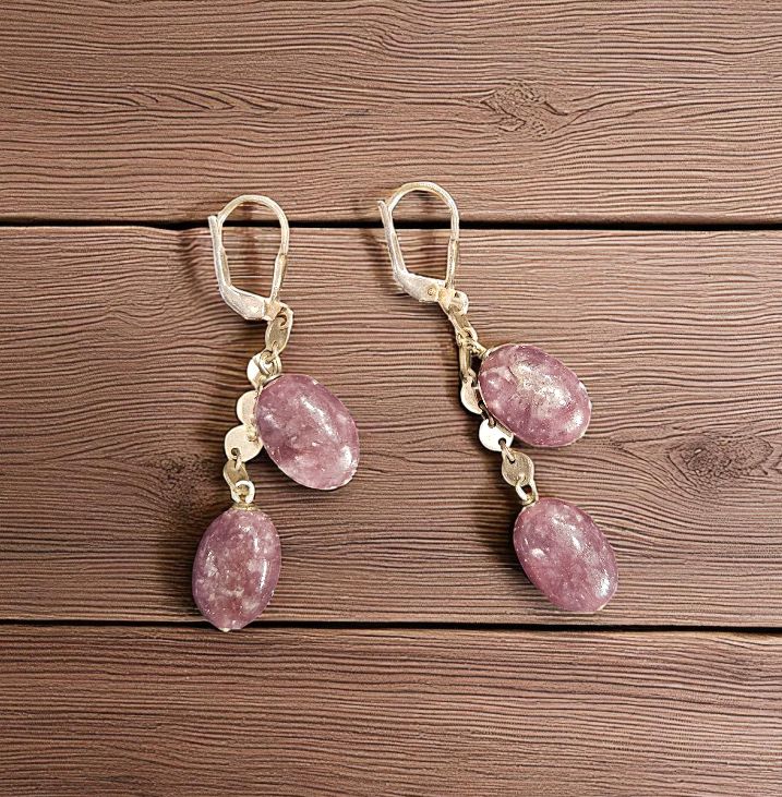 Robb Earring Double-Knotted Muscovite