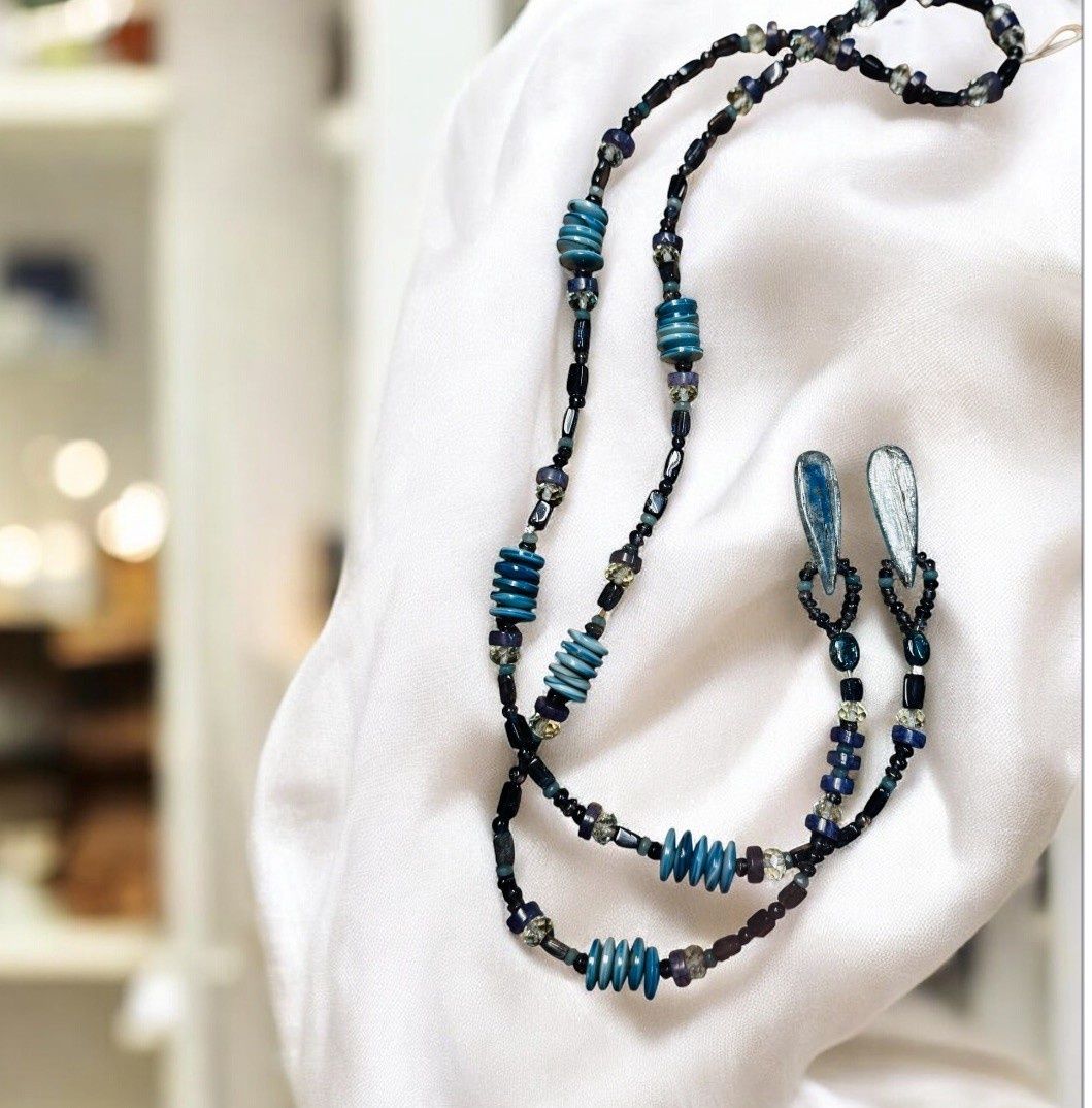 Rasmussen Necklace Lariat Kyanite Teardrops. Mixed Shapes