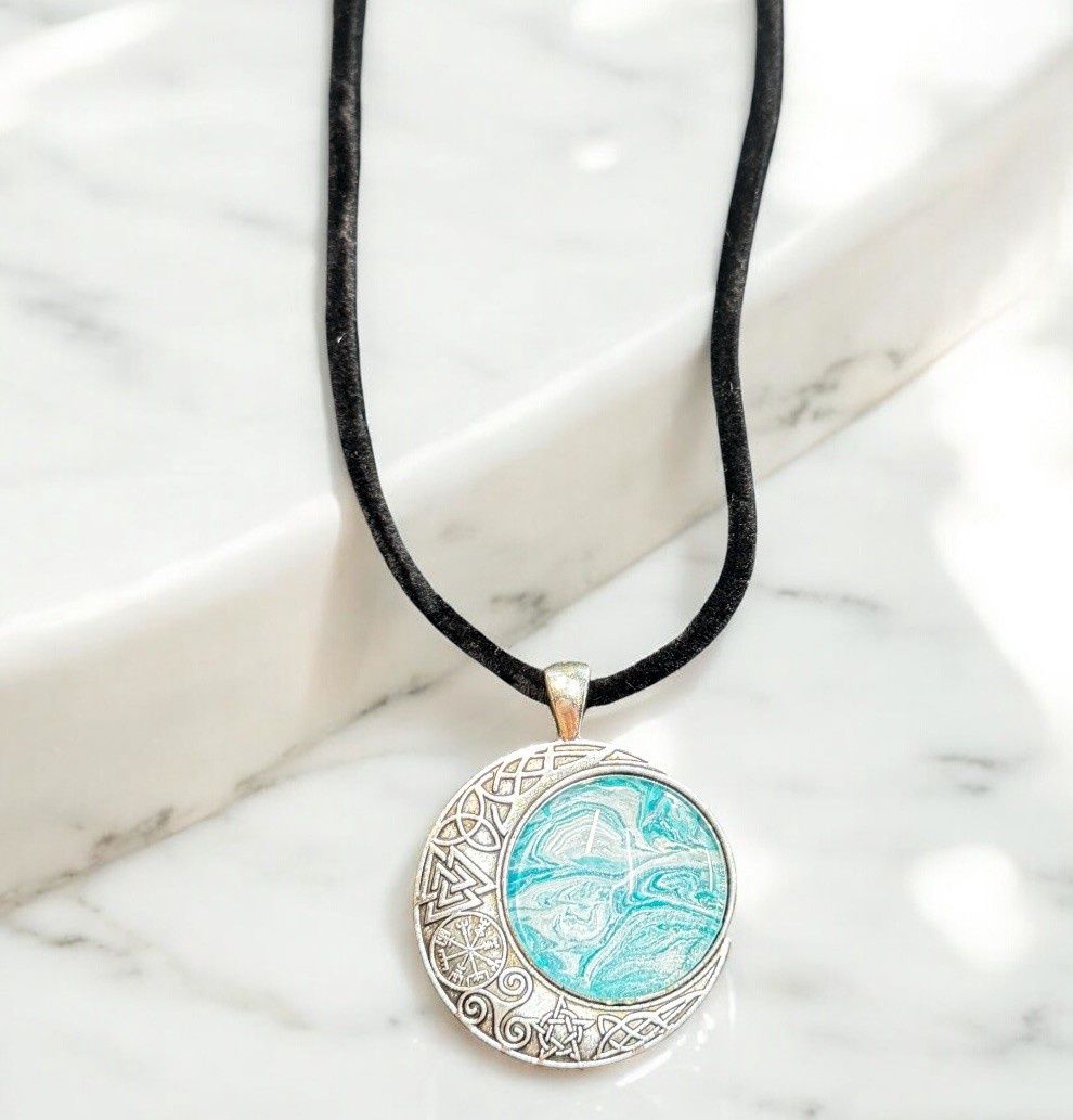 Stevenson Necklace Blue Glacier in Silver Crescent Moon