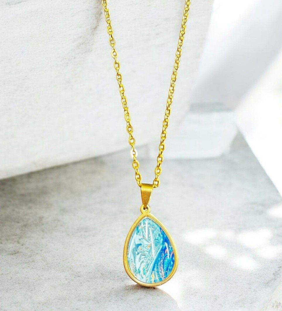 Stevenson Necklace Teardrop Blues on Chain