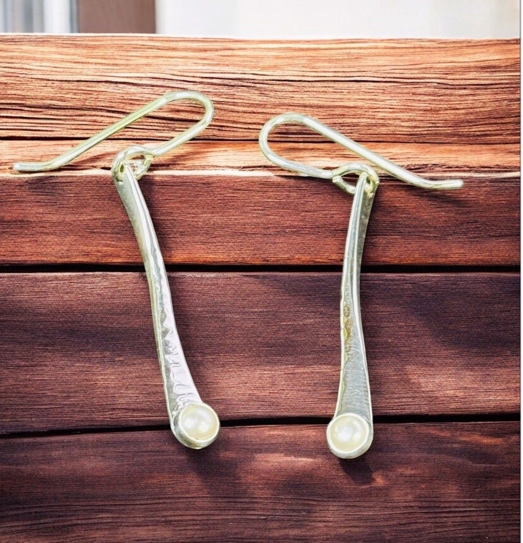 Gray Earring Teardrop Pearl