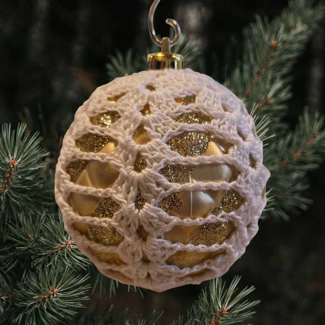 Boerman Ornament Gold with Crocheted Lace