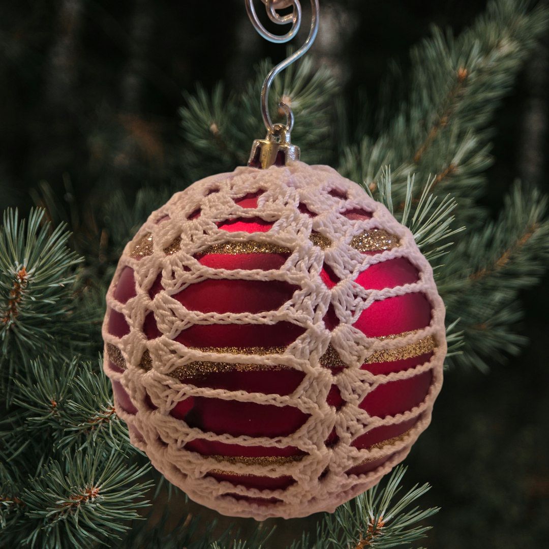 Boerman Ornament Red and Gold with Crocheted Lace