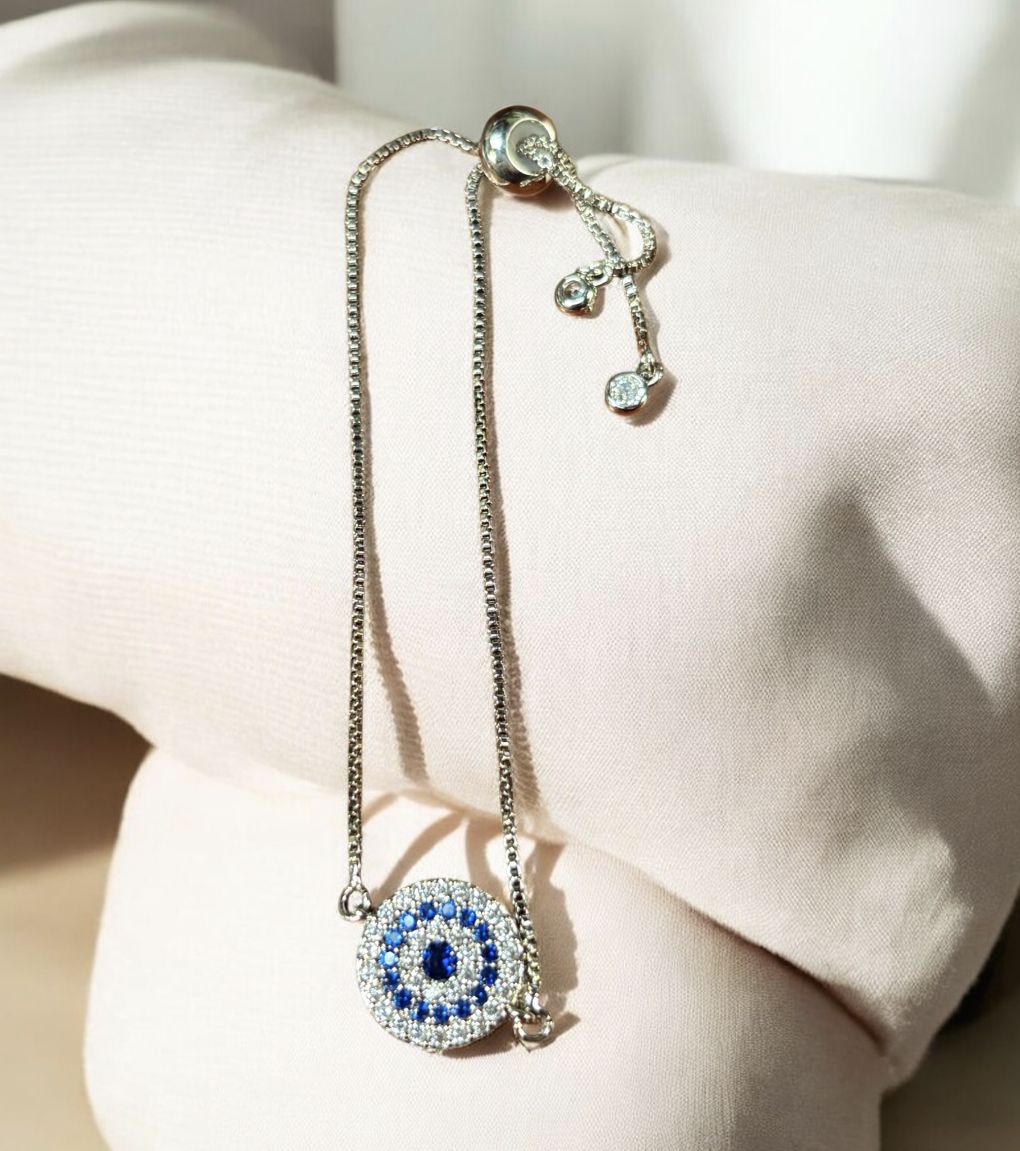 Kalli Bracelet Large Round Blue and White Charm SP