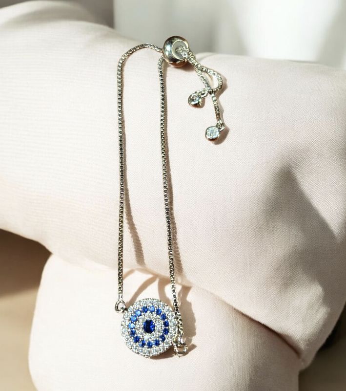 Kalli Bracelet Large Round Blue and White Charm SP