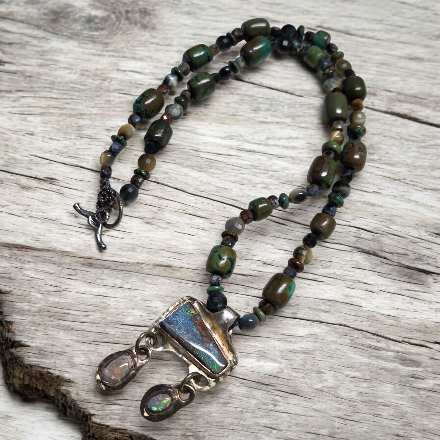 LOGAN NECK TURQUOISE